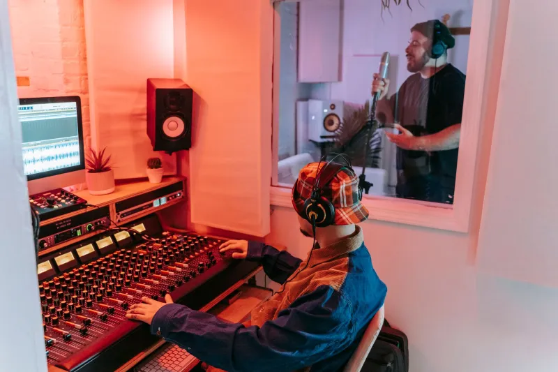 Two Minutes and Done: How the Streaming Era Rewrote Radio's Unspoken Song Length Rules