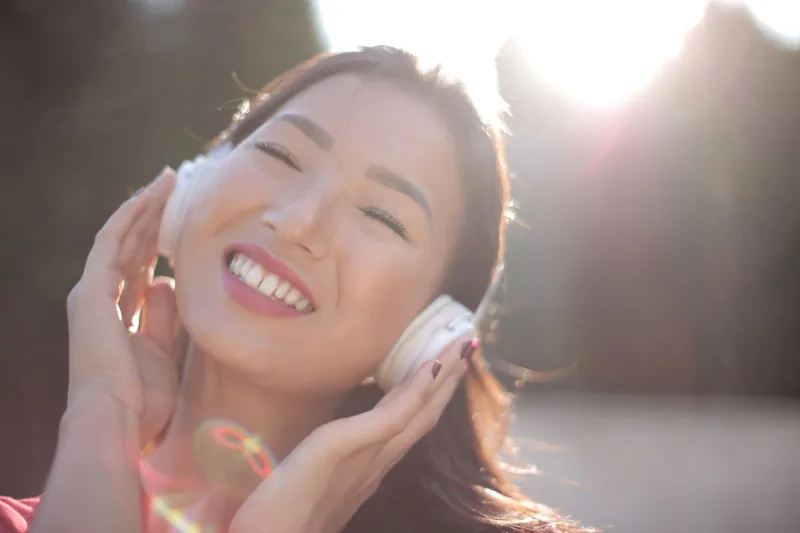 Why Your Brain Won't Let Go of That Pop Song — And How Our DJs Know It Before You Do